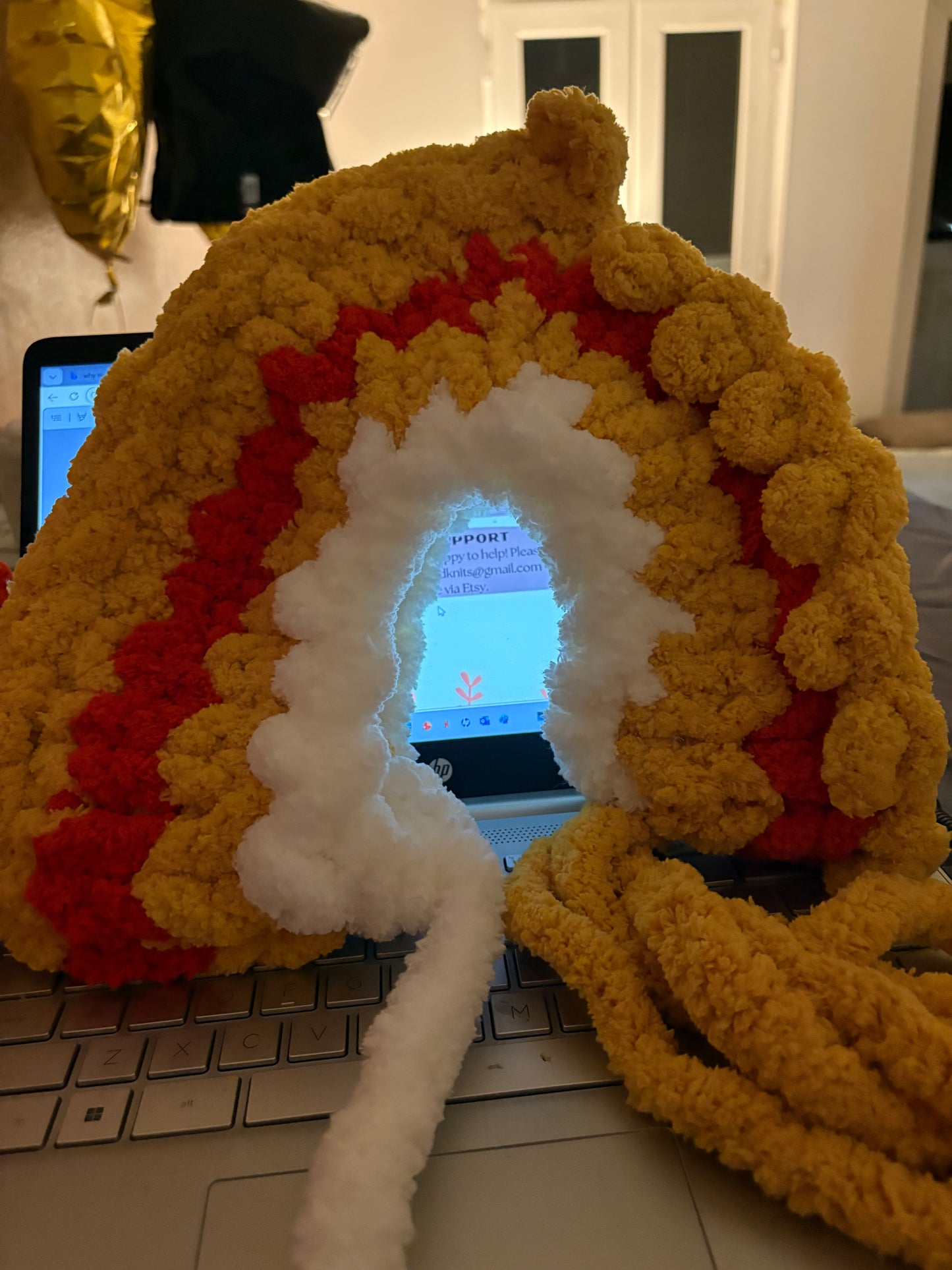 Super Bulky Chenille Yarn - Golden Hr Trouble