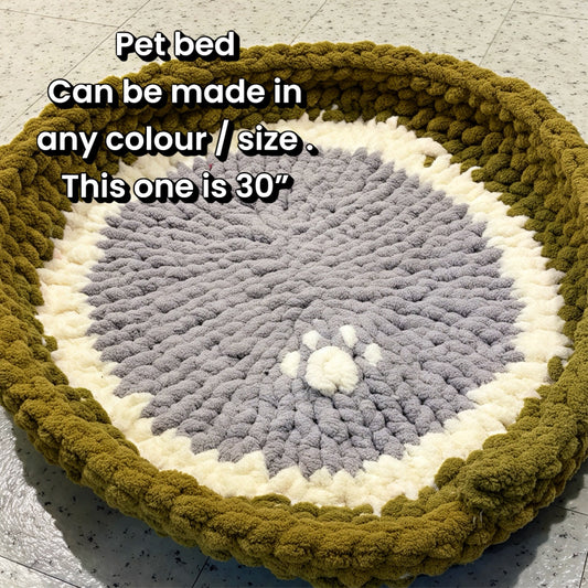Hand Knitted Chunky Yarn Dog Bed