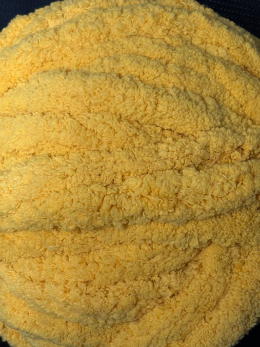 Super Bulky Chenille Yarn - Golden Hr Trouble